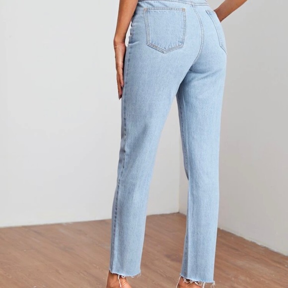 High Waisted Light-Wash Raw Hem Jeans - Picture 2 of 9